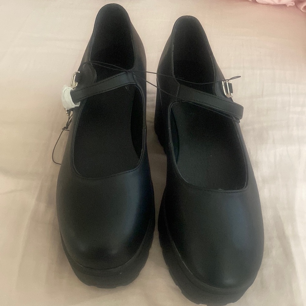 Yvo black platform shoes size 10